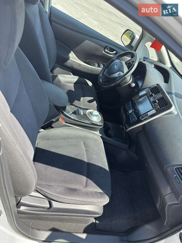 Хэтчбек Nissan Leaf 2016 в Ужгороде фото 11 Хэтчбек Nissan Leaf 2016 в Ужгороде