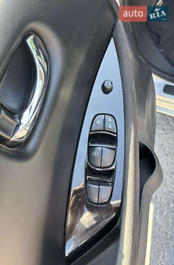 Хэтчбек Nissan Leaf 2016 в Ужгороде
