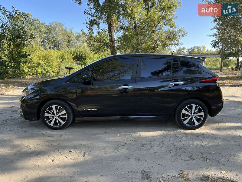 Хэтчбек Nissan Leaf 2018 в Кобеляках