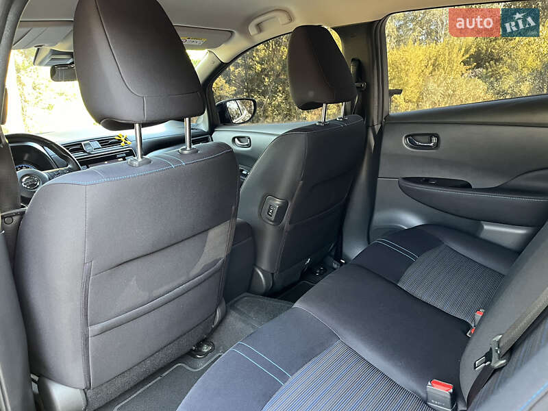 Хэтчбек Nissan Leaf 2018 в Кобеляках