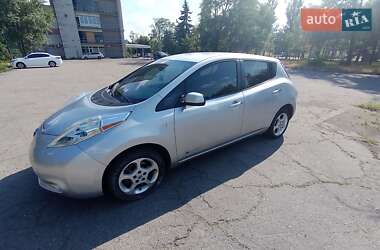 Хэтчбек Nissan Leaf 2011 в Днепре