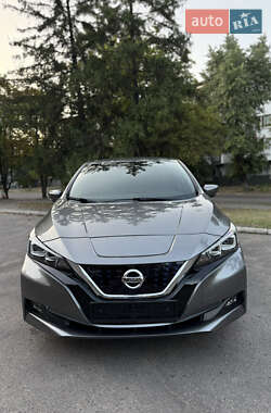 Хетчбек Nissan Leaf 2020 в Кам'янському