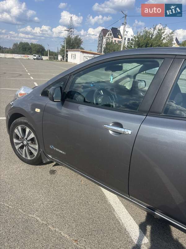 Хэтчбек Nissan Leaf 2014 в Белогородке