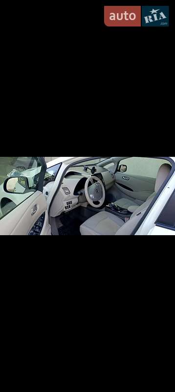 Хэтчбек Nissan Leaf 2012 в Одессе