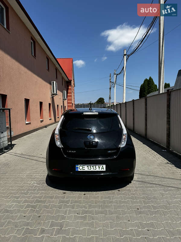 Хэтчбек Nissan Leaf 2015 в Черновцах