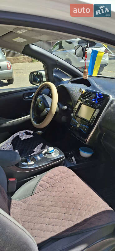 Хэтчбек Nissan Leaf 2014 в Одессе