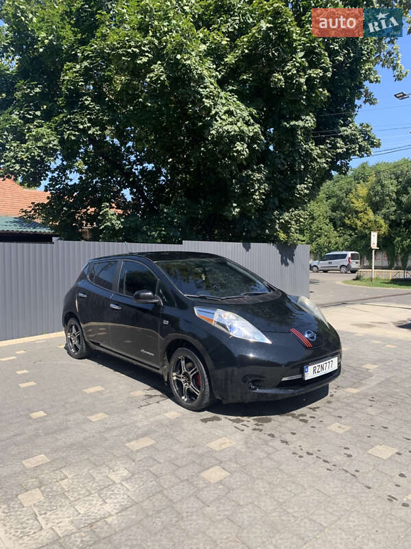Хэтчбек Nissan Leaf 2014 в Ужгороде