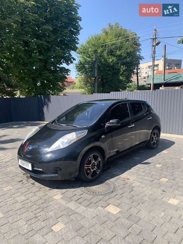 Хэтчбек Nissan Leaf 2014 в Ужгороде