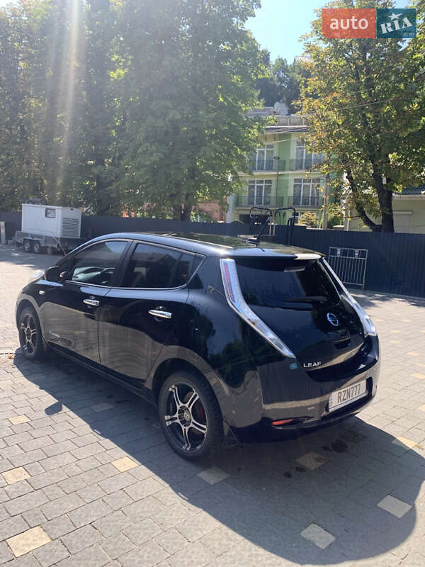 Хэтчбек Nissan Leaf 2014 в Ужгороде