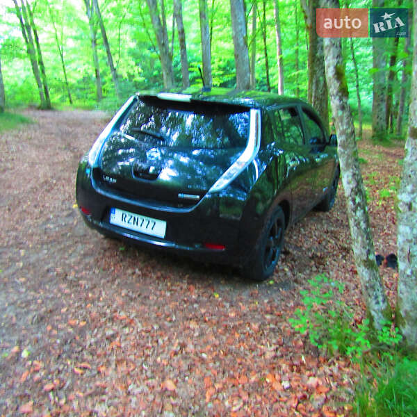 Хэтчбек Nissan Leaf 2014 в Ужгороде
