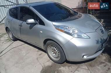 Хетчбек Nissan Leaf 2014 в Дніпрі