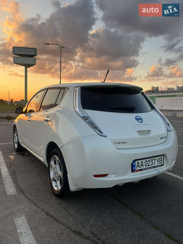 Хэтчбек Nissan Leaf 2013 в Киеве фото 6 Хэтчбек Nissan Leaf 2013 в Киеве