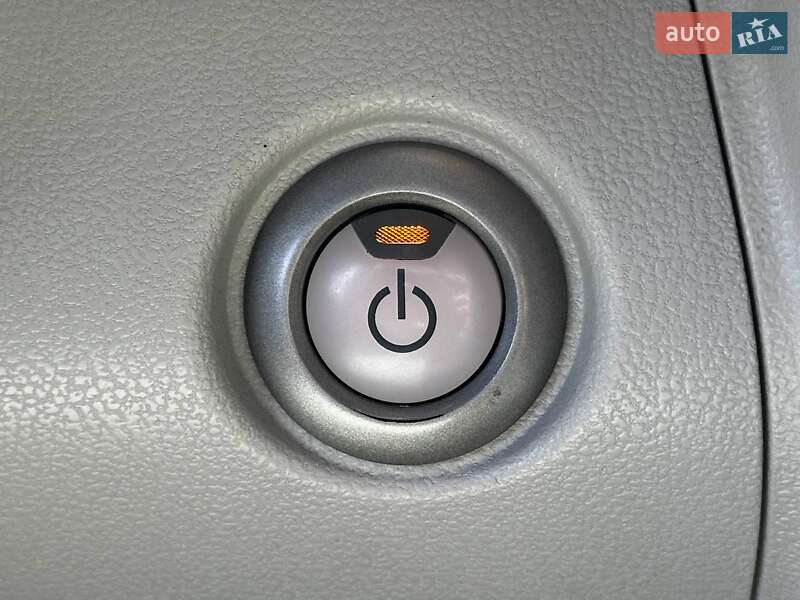 Хэтчбек Nissan Leaf 2012 в Львове