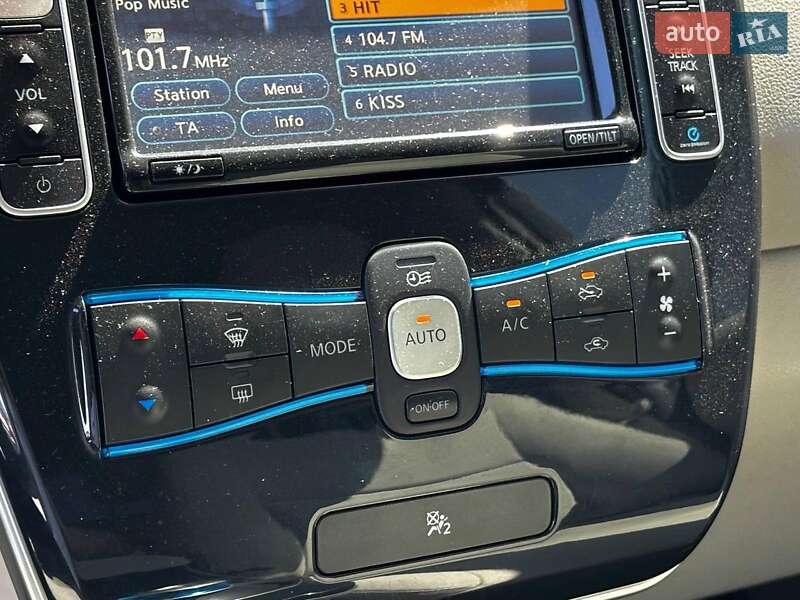 Хэтчбек Nissan Leaf 2012 в Львове