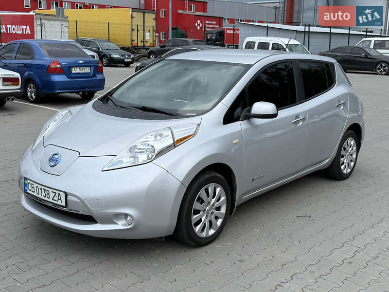 Хетчбек Nissan Leaf 2015 в Чернігові