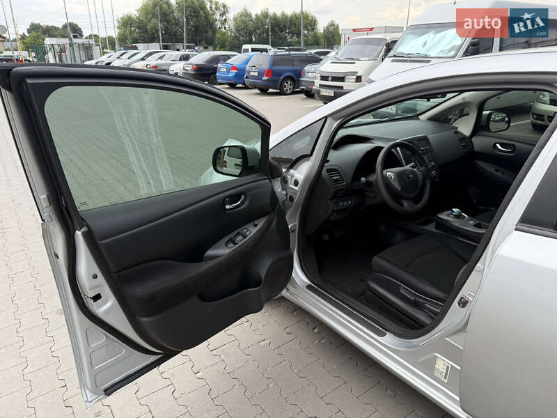 Хетчбек Nissan Leaf 2015 в Чернігові