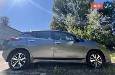 Хетчбек Nissan Leaf 2020 в Києві