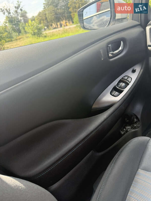 Хэтчбек Nissan Leaf 2022 в Киеве