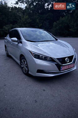 Хэтчбек Nissan Leaf 2022 в Полтаве