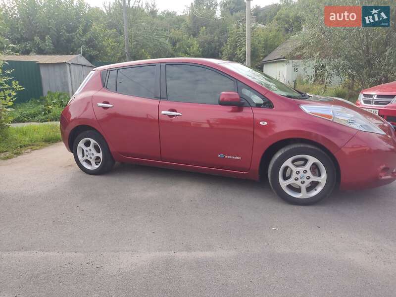 Хэтчбек Nissan Leaf 2011 в Виннице