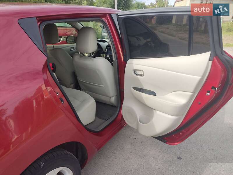 Хэтчбек Nissan Leaf 2011 в Виннице
