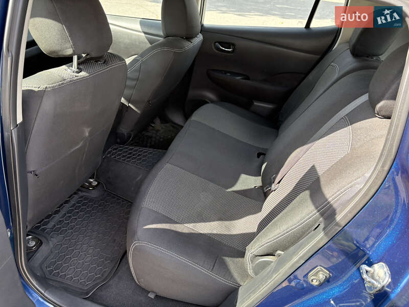 Хэтчбек Nissan Leaf 2016 в Кременчуге