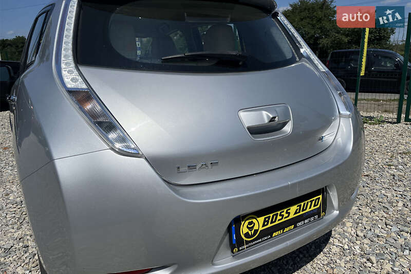 Хэтчбек Nissan Leaf 2011 в Коломые
