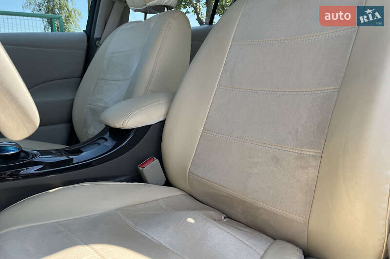 Хэтчбек Nissan Leaf 2011 в Коломые