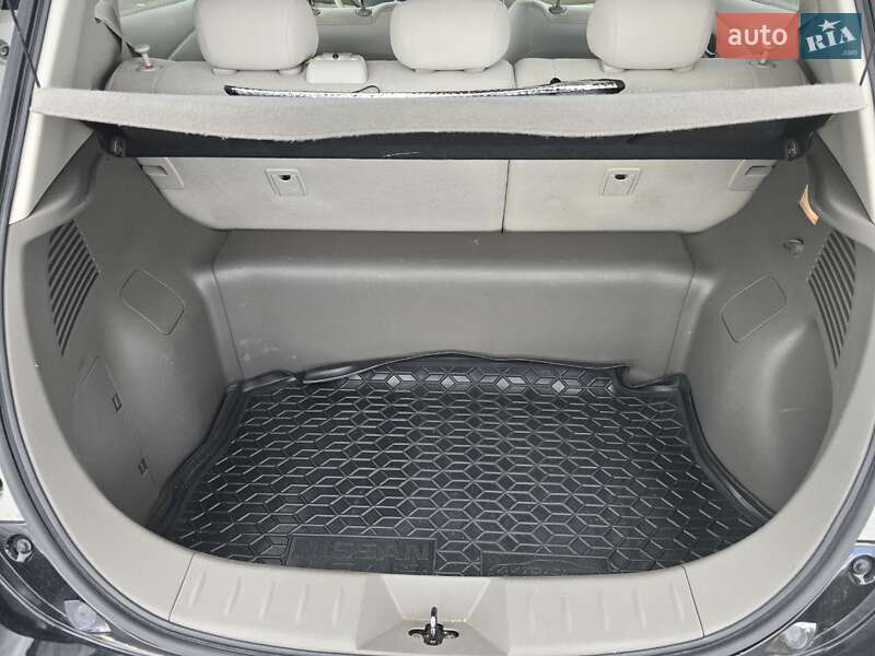 Хэтчбек Nissan Leaf 2012 в Киеве