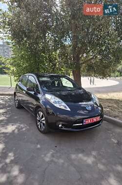 Хэтчбек Nissan Leaf 2013 в Запорожье