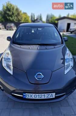 Хетчбек Nissan Leaf 2013 в Кам'янець-Подільському