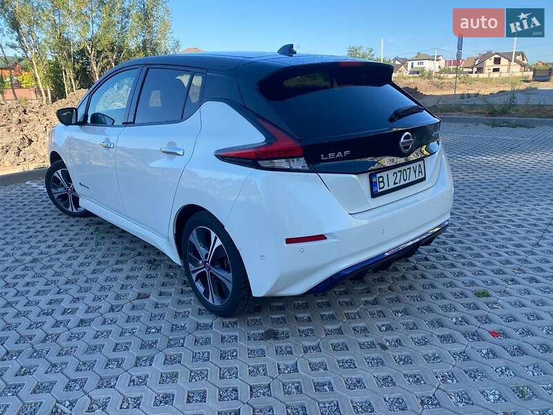 Хэтчбек Nissan Leaf 2019 в Каменском