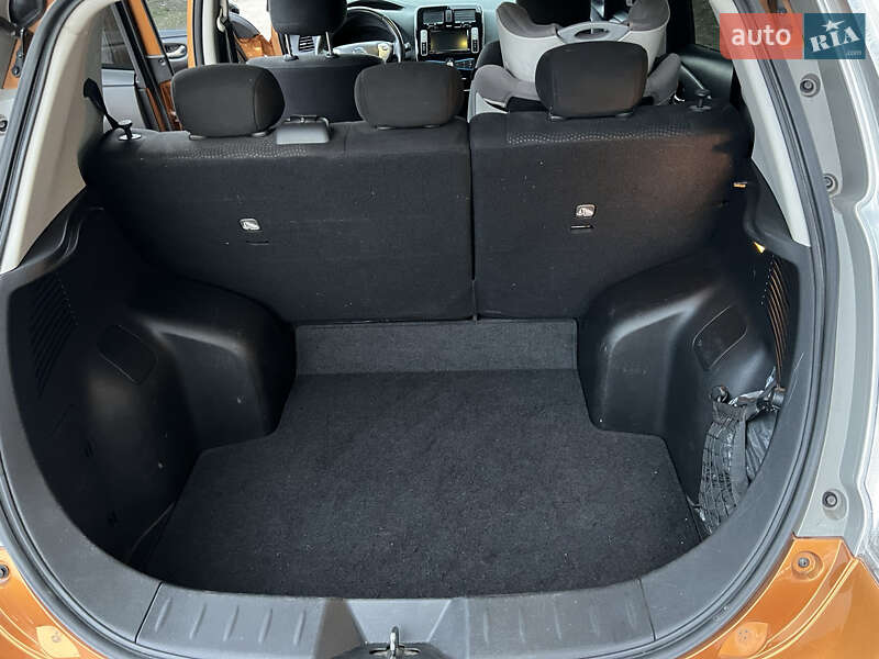 Хетчбек Nissan Leaf 2017 в Житомирі