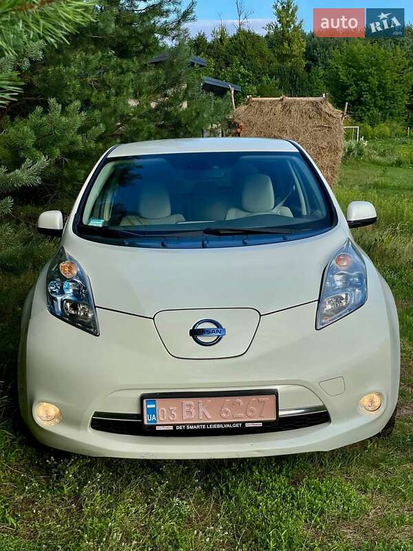 Хэтчбек Nissan Leaf 2012 в Золочеве