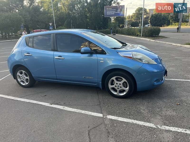Хэтчбек Nissan Leaf 2011 в Черкассах