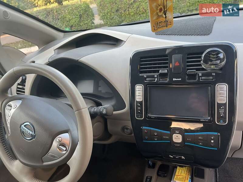 Хэтчбек Nissan Leaf 2011 в Черкассах