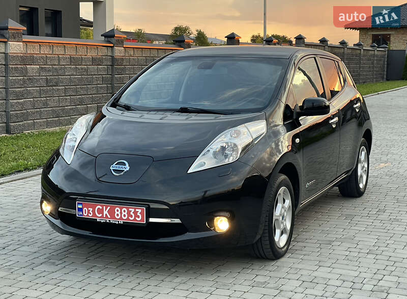 Хэтчбек Nissan Leaf 2015 в Ровно