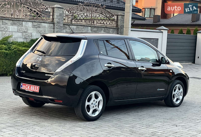 Хэтчбек Nissan Leaf 2015 в Ровно