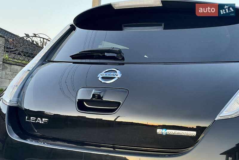 Хэтчбек Nissan Leaf 2015 в Ровно
