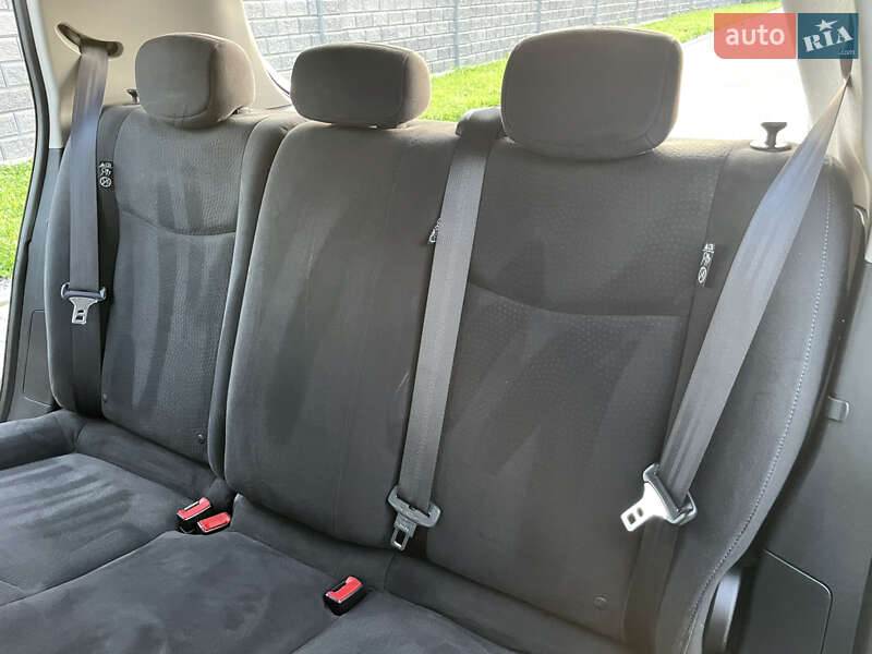 Хэтчбек Nissan Leaf 2015 в Ровно
