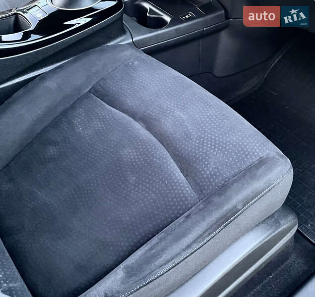 Хэтчбек Nissan Leaf 2015 в Ровно