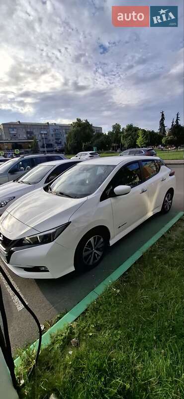 Хэтчбек Nissan Leaf 2018 в Хмельницком
