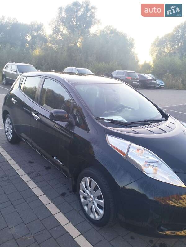 Хэтчбек Nissan Leaf 2016 в 