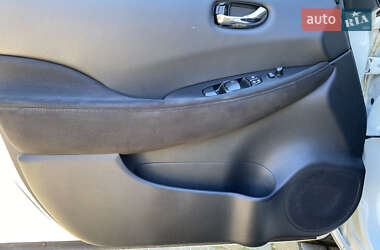 Хетчбек Nissan Leaf 2014 в 