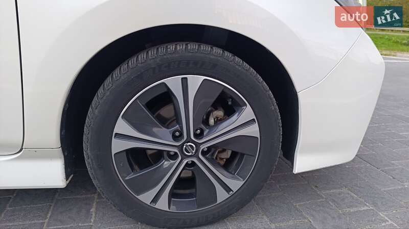 Хетчбек Nissan Leaf 2018 в Стрию
