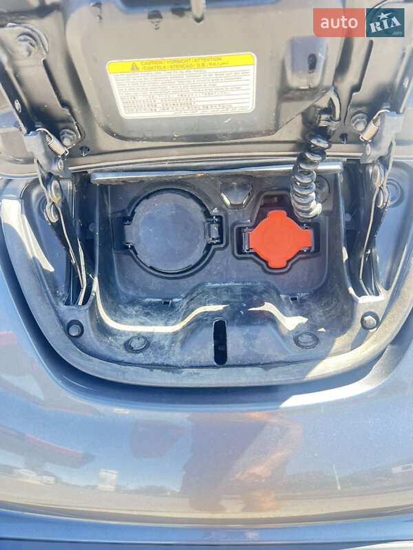 Хэтчбек Nissan Leaf 2015 в Черноморске фото 25 Хэтчбек Nissan Leaf 2015 в Черноморске
