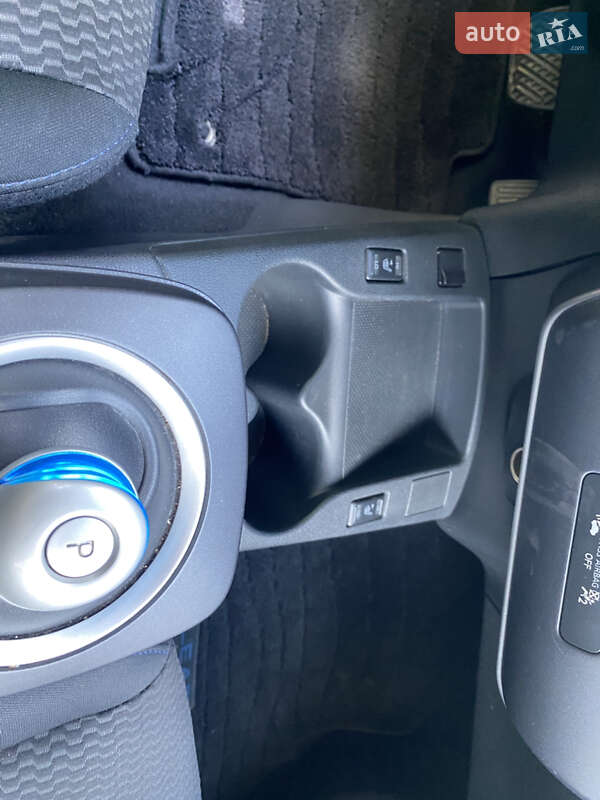 Хэтчбек Nissan Leaf 2015 в Черновцах