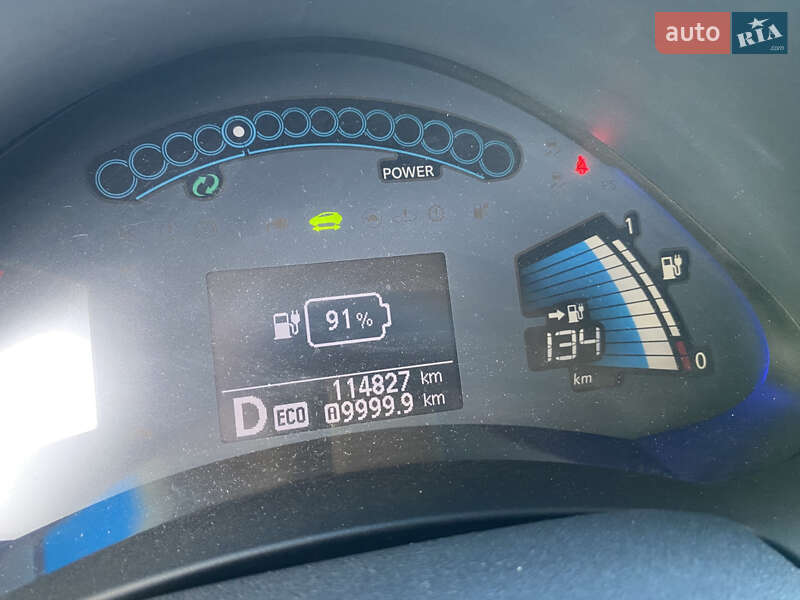 Хэтчбек Nissan Leaf 2015 в Черновцах