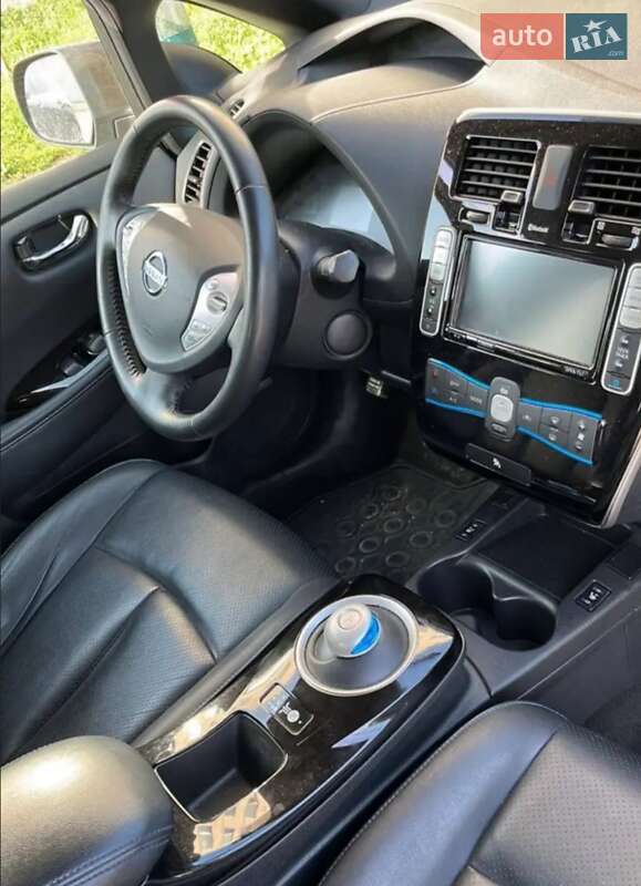 Хэтчбек Nissan Leaf 2016 в Полтаве