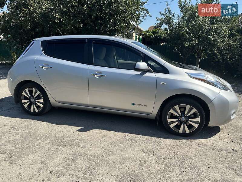 Хэтчбек Nissan Leaf 2014 в Днепре фото 5 Хэтчбек Nissan Leaf 2014 в Днепре